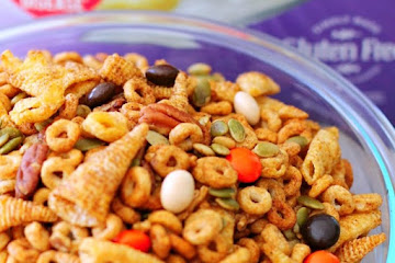 Pumpkin Spice Cheerios™ Snack Mix