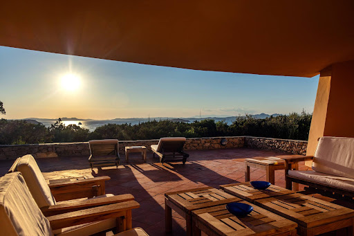 Villa avec piscine et terrasse 1