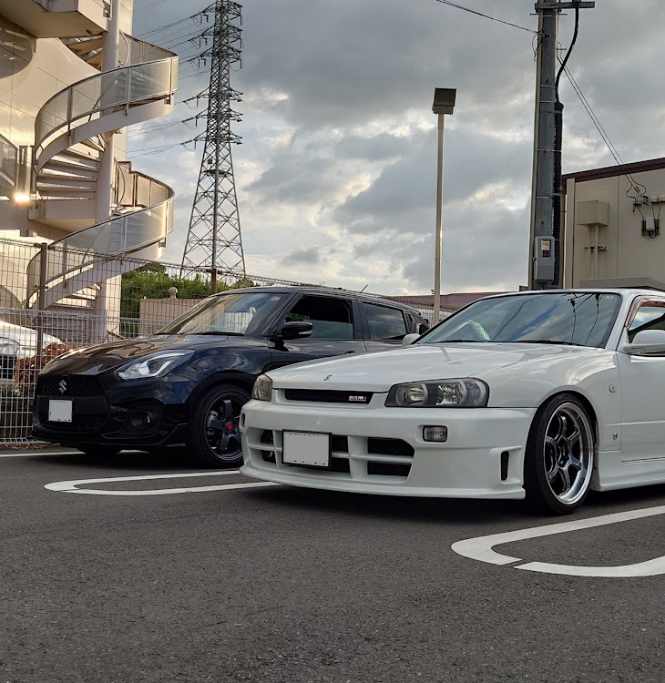 スカイラインのニスモ・ADVAN Racing R6・SHAFT AutoService・スイフトスポーツ ZC33S・初並び📸に関するカスタム事例の投稿画像1枚目