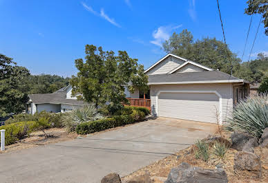 House with pool 1