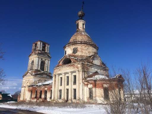 Церковь в Ревезени