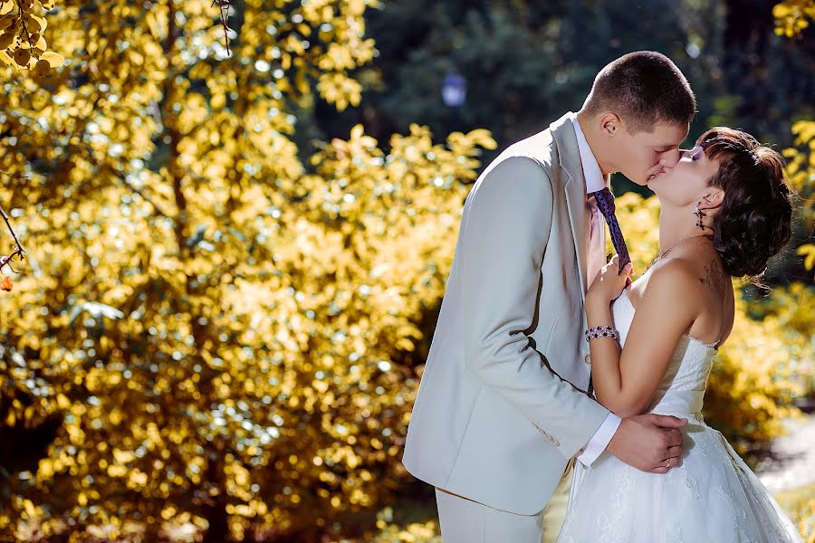 Fotógrafo de casamento Marina Sokolovskaya (mari24). Foto de 7 de agosto 2016