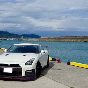 NISSAN GT-R