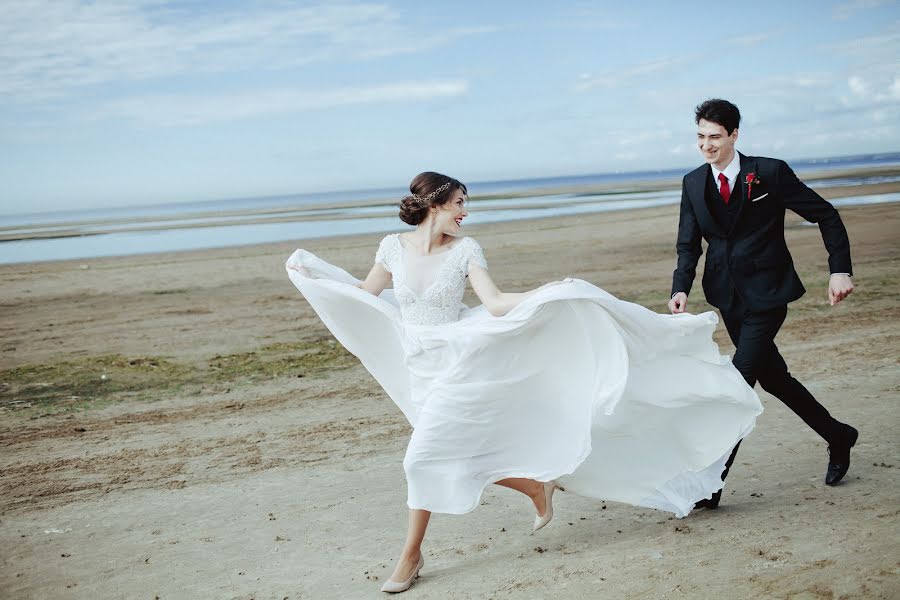 Fotógrafo de casamento Sergey Narevskikh (narevskih). Foto de 11 de fevereiro 2016