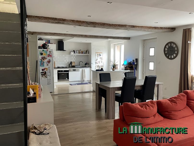 Vente maison 12 pièces 280.4 m² à Saint-Etienne (42000), 325 000 €