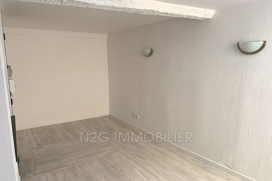 Location  appartement 1 pièce 15 m² à Grasse (06130), 400 €