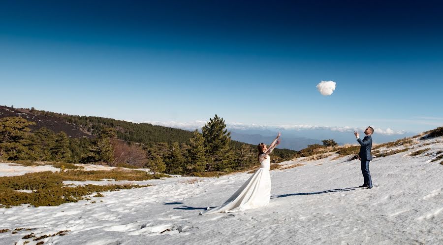 Fotografo di matrimoni Alessandro Grasso (alessandrograsso). Foto del 1 aprile 2020