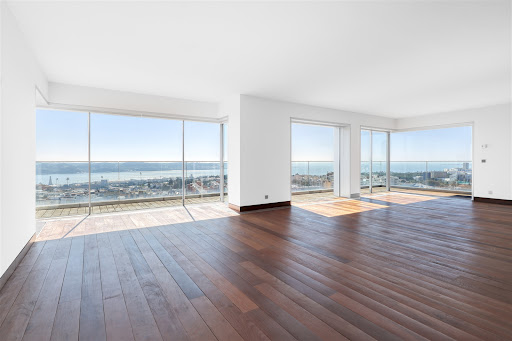 Appartement contemporain avec piscine 1