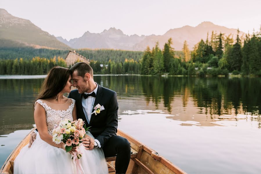 Fotógrafo de casamento Leszek Wasiołka (fotoemocja). Foto de 22 de janeiro 2022