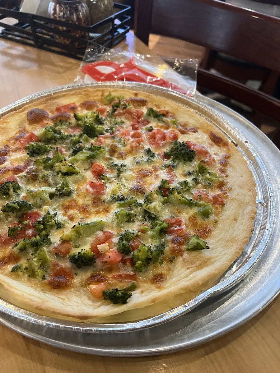 GF White Broccoli Tomato Pizza