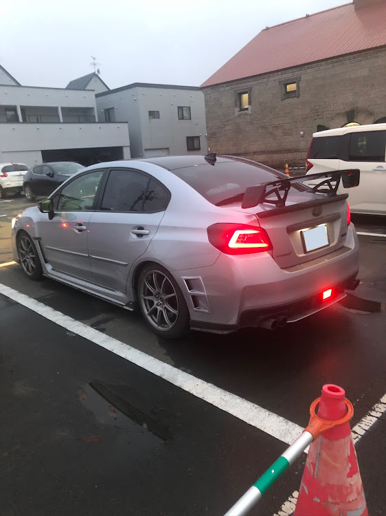 WRX S4のSUBARU・WRX・テールランプ交換に関するカスタム事例の投稿画像1枚目