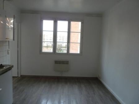 Location  appartement 2 pièces 22 m² à Ivry-sur-Seine (94200), 635 €