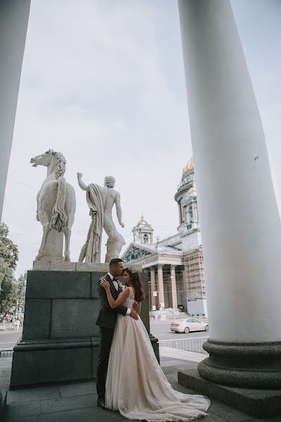 Fotógrafo de casamento Elya Godlevskaya (elya). Foto de 12 de agosto 2021