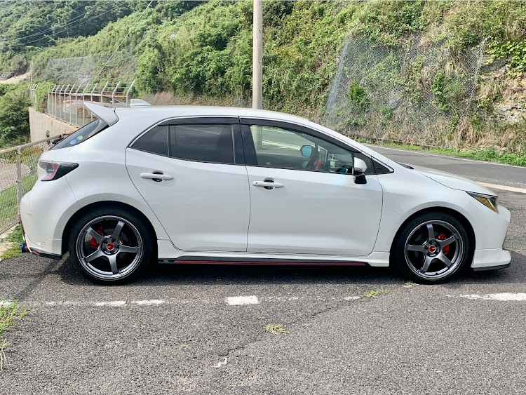 カローラスポーツのドライブ・RSR Ti2000・車高調整・花粉症に関するカスタム事例の投稿画像2枚目