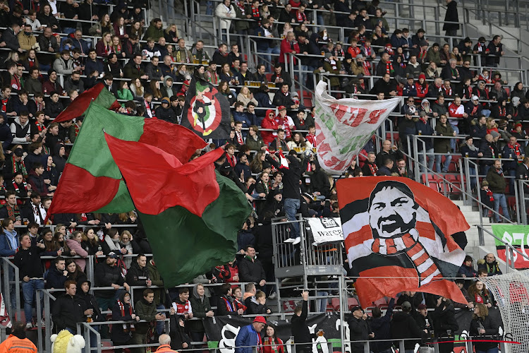 Stan Braem découvre la vie d'un footballeur professionnel : "C'est assez dur, mais je veux être un exemple pour les jeunes joueurs"