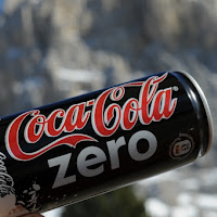 Coca Zero: in nero rinfresca davvero! di 