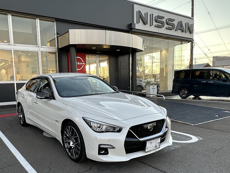 スカイラインのV37スカイライン・v37・HNV37・v37後期・G16に関するカスタム事例の投稿画像1枚目