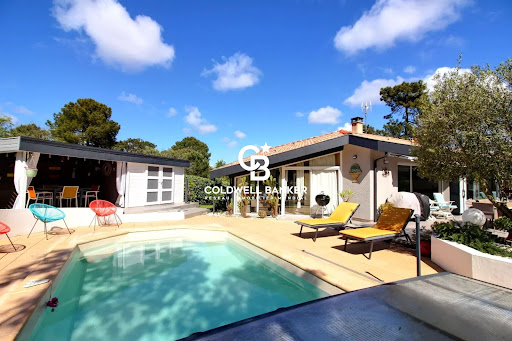 Seaside house with garden and terrace 4