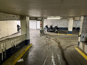 parking à Paris 12ème (75)