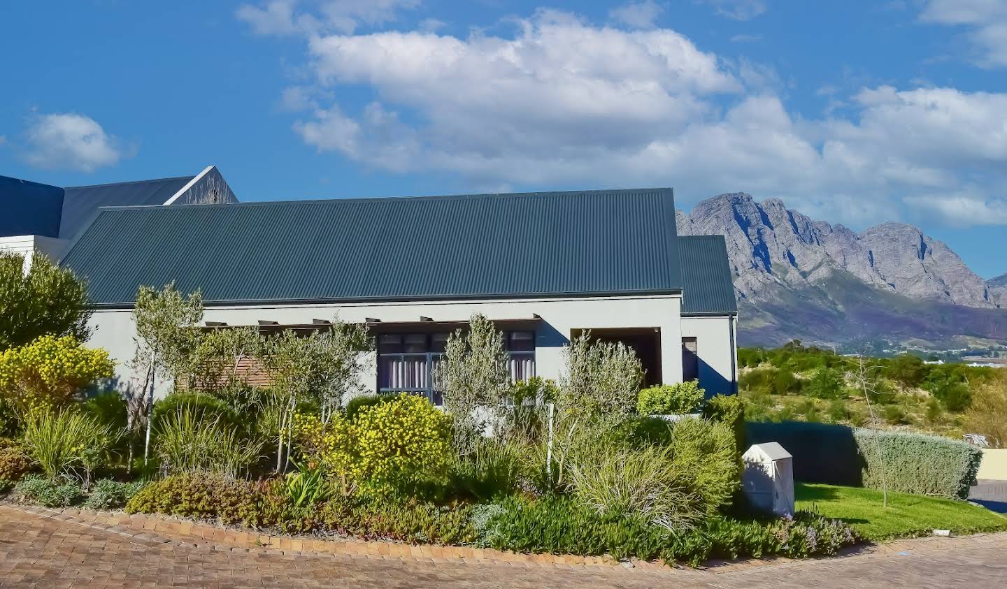 House with pool and garden Franschhoek