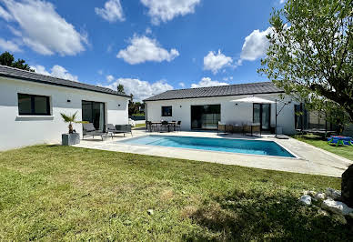 Maison avec piscine et terrasse 18