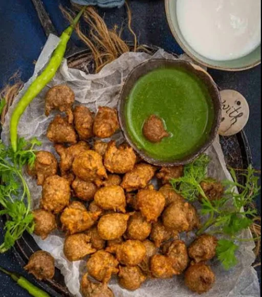 Kuttu Ke Aate Ke Pakore(Vrat Special)