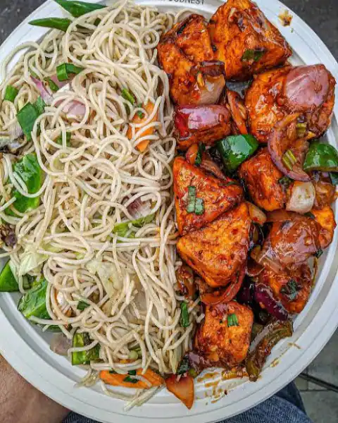 Chilli Paneer With Chowmein