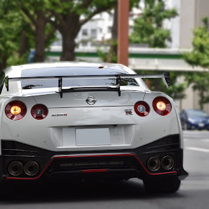 NISSAN GT-R