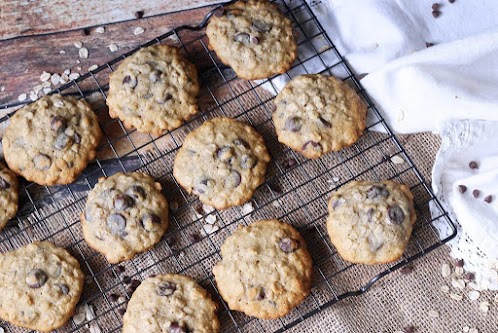 Banana Oatmeal Chocolate Chip Cookies