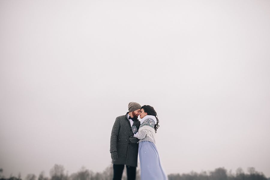 Fotógrafo de casamento Oksana Goncharova (ksunyamalceva). Foto de 23 de fevereiro 2016