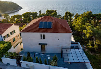 House with pool and terrace 4