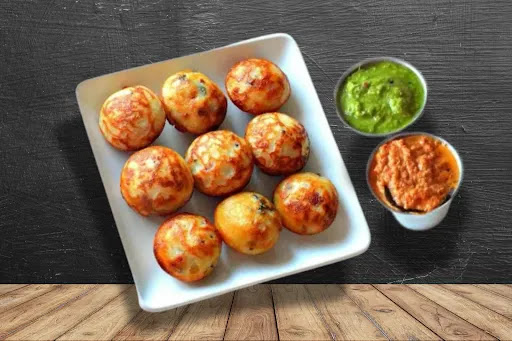 Paniyaram With Chutney