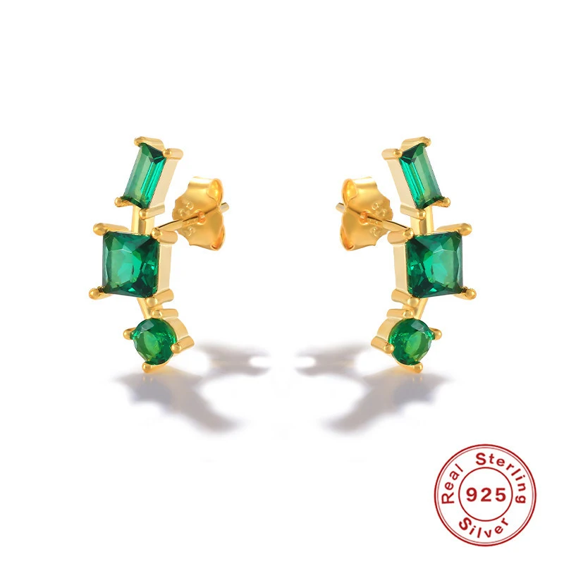 Brincos de diamante triplo em prata esterlina S925. Adicione brilho ao seu visual diário com esta joia elegante, presente ideal para ela.