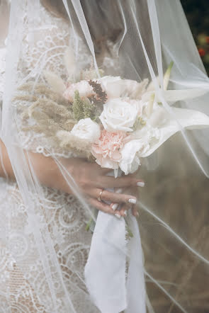 Fotógrafo de casamento Olya Dobryden (olyadobryden). Foto de 10 de abril 2020