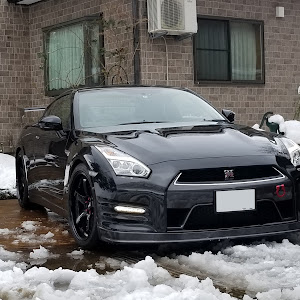 NISSAN GT-R