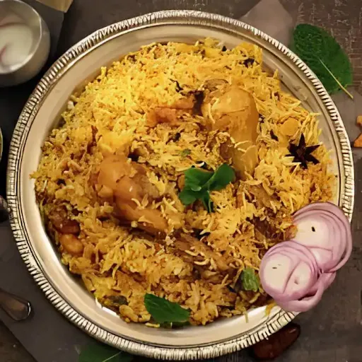 Hyderabadi Chicken Dum Biryani With Salan And Raita