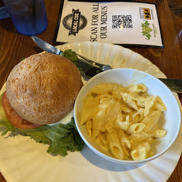 BLT with side of (homemade GF) Mac ‘n Cheese!