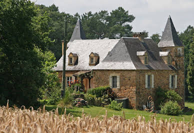 Maison avec piscine et jardin 5