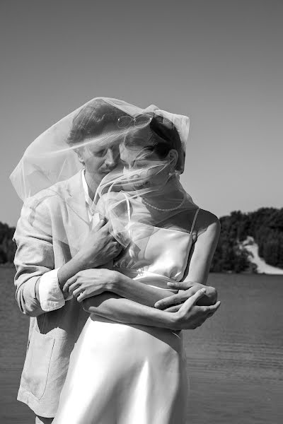 Fotografo di matrimoni Elina Larchenkova (okeyelina). Foto del 21 luglio 2023