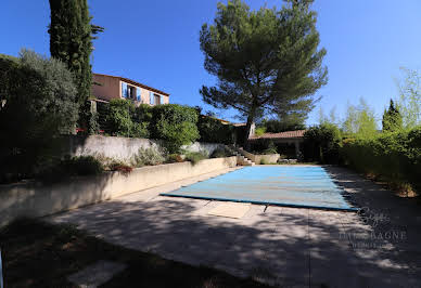 Villa with pool 12