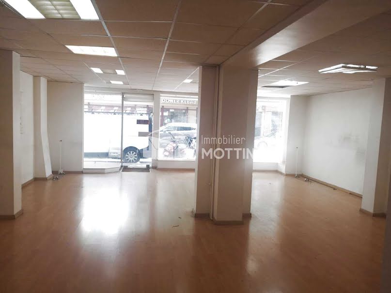 Location  locaux professionnels  77 m² à Vitry-sur-Seine (94400), 1 800 €