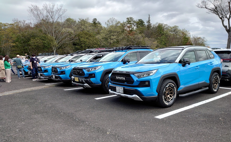 RAV4のRAV4乗りさんと繋がりたい・希望ヶ丘公園東駐車場・RAV4meetinginShiga・400投稿目に関するカスタム事例の投稿画像6枚目