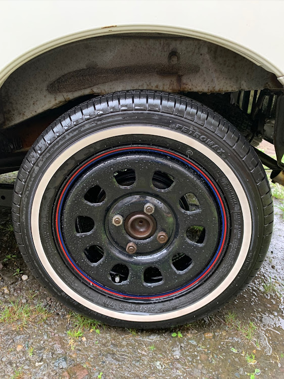 ハイゼットカーゴのホワイトリボン・ホワイトリボン　お手入れ・ワイパー交換に関するカスタム事例の投稿画像1枚目