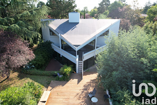 House with pool 1