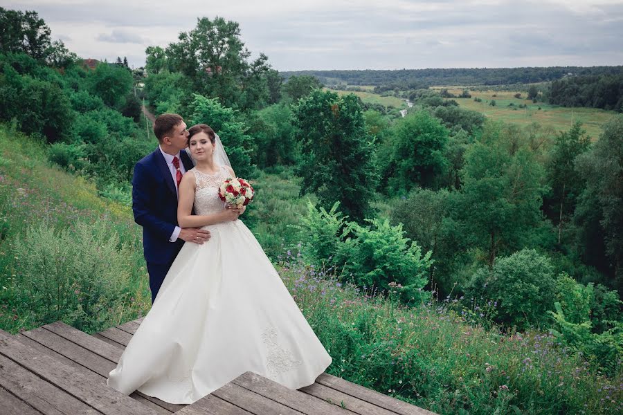 Fotógrafo de casamento Elvira Bilibina (ellibilibina). Foto de 21 de agosto 2017