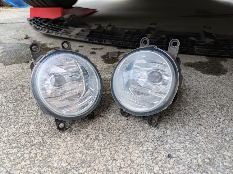 プリウスαの1F7・VELENOイエローフォグ・イエローレンズに関するカスタム事例の投稿画像3枚目