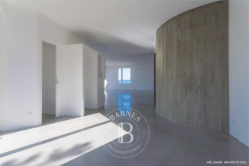 Villa avec jardin et terrasse 3