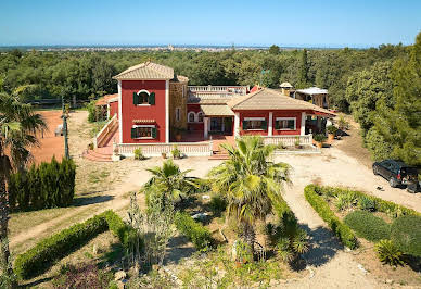 Villa with pool and terrace 5