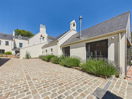 House 3