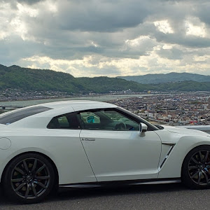 NISSAN GT-R